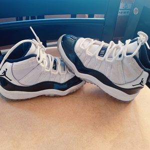 Air Jordan 11 Retro Concords
